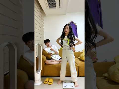 How to Kidding with your girlfriend's weight😱🤣 #shorts #funny #viral