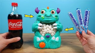 ¿Y SI MEZCLAMOS COCA COLA Y MENTOS EN LA BARRIGA DE UN MONSTRUO DE SLIME?