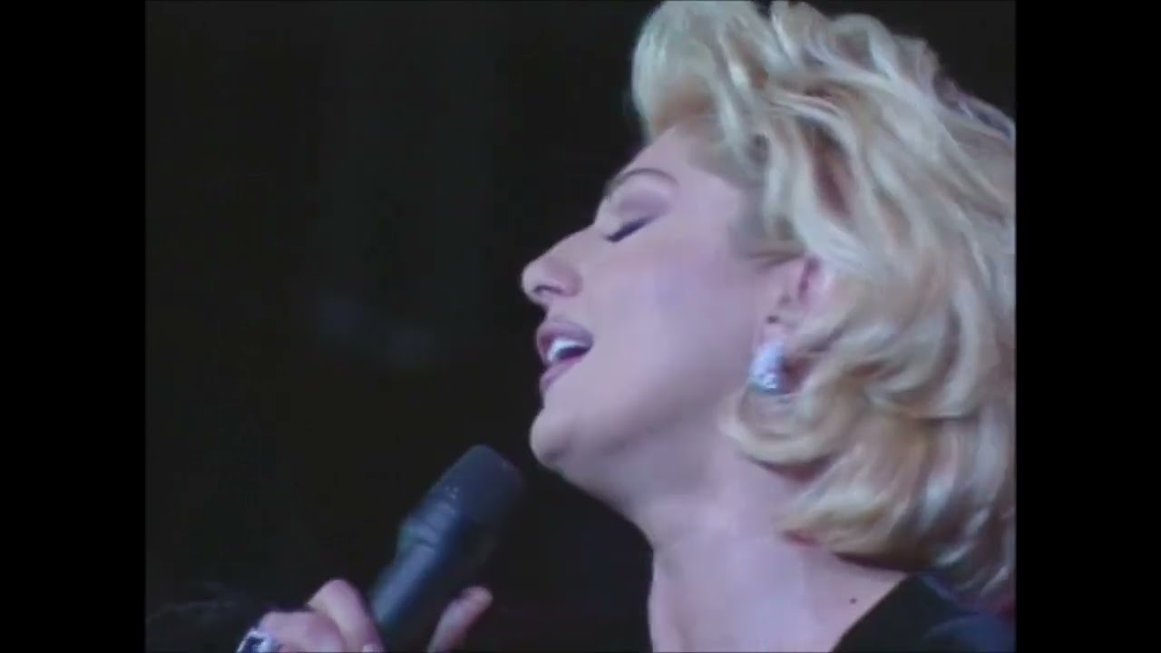 Muazzez Ersoy / Bir Şarkısın Sen (Samanyolu )