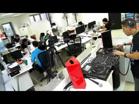 The Warmup ft Smokingroove & Charl Chaka