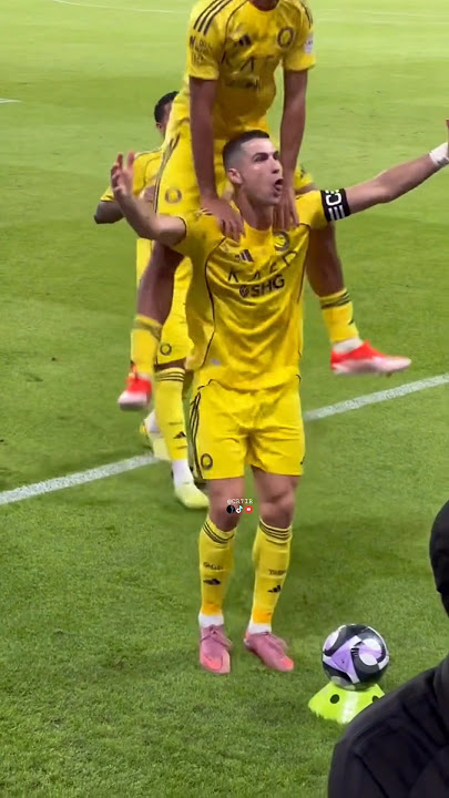 Can't stop watching this Ronaldo dance 😂🔥🕺