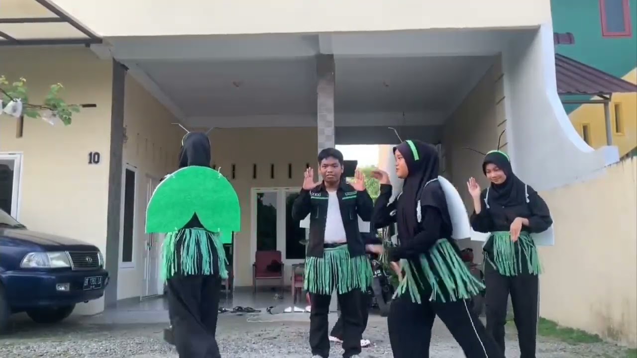 Tari Kreasi Kelompok 4 : Mentada mentadu
