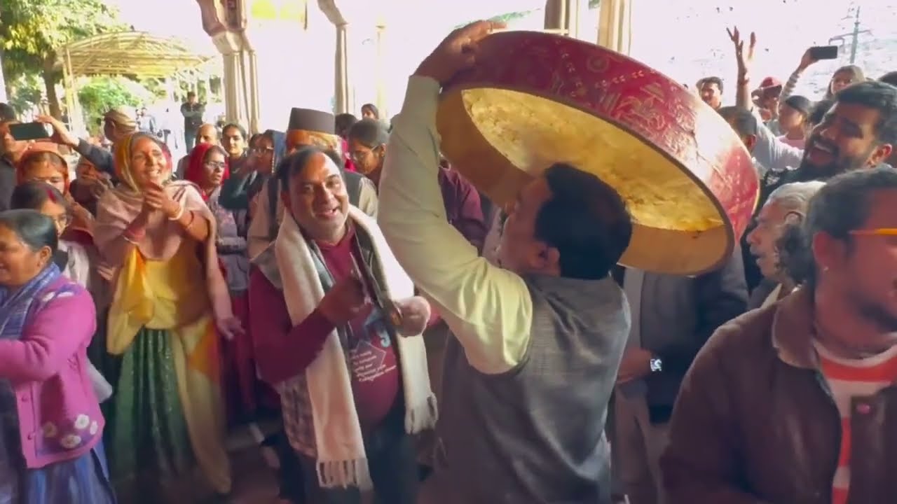 फागुन में Govind Dev Ji का रंग | झूमने वाला फागुन भजन | होली स्पेशल