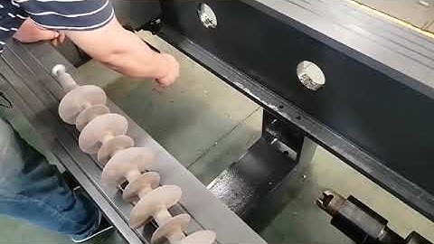 Insulator tension test machine