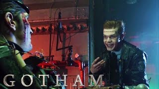 Gotham [S3Ep13] - Jerome Valeska Live broadcast