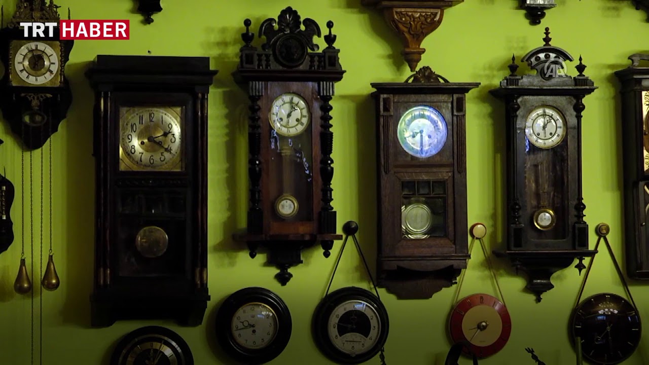 Rengarenk saat koleksiyonu görenleri hayran bırakıyor.