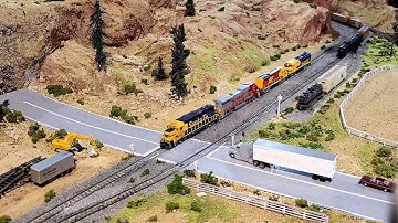 Tehachapi loop, Caliente, Cable, Monolith and Rosamond on 4HCDs in N scale