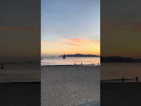 #2023년#11월#8일#수요일#오후6시#부산#해운대#파도소리#바람소리#ASMR#풍경#한국#바닷가#도시#공놀이#저녁#노을#해질녘#붉은노을#바다#하늘#모래사장#평화#자유