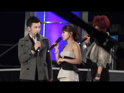 2011_2012 新竹縣政府跨年晚會 丁噹 - 中場訪問2.MTS