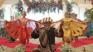 Traditional Ceremony # Penyambutan Kedua Mempelai Dengan Lengser \u0026 Tari Merak # Adat Sunda