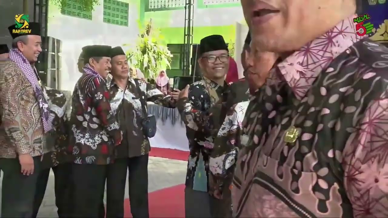 Ceremonial Penyambutan Kakanwil Prov Jatim dan Persembahan Tari Kolosal dari Nadasema MTsN 5 Kediri
