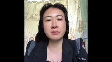 Cô gái ngã xuống đường khi bị tên cướp giật sợi dây chuyền