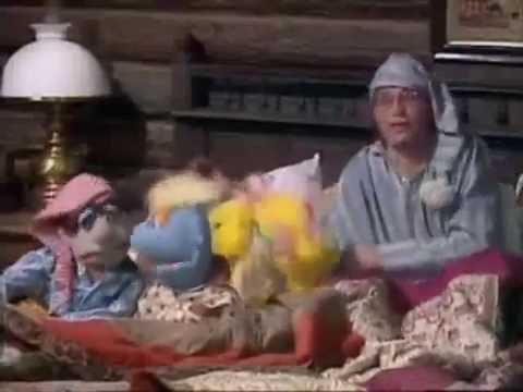 John Denver's "Grandma's Feather Bed" on the Muppet Show