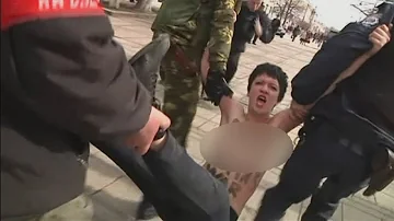 Topless Femen anti-Putin protesters arrested in Crimea, Ukraine