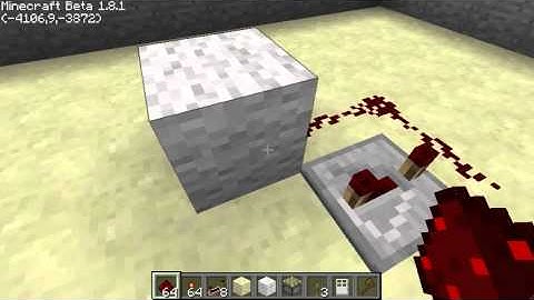 Minecraft - Smallest Redstone Clock / Pulser (Toggleable)