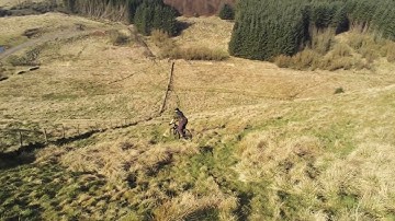 “Follow me” test of a parrot anafi drone in Neilston - downhill test