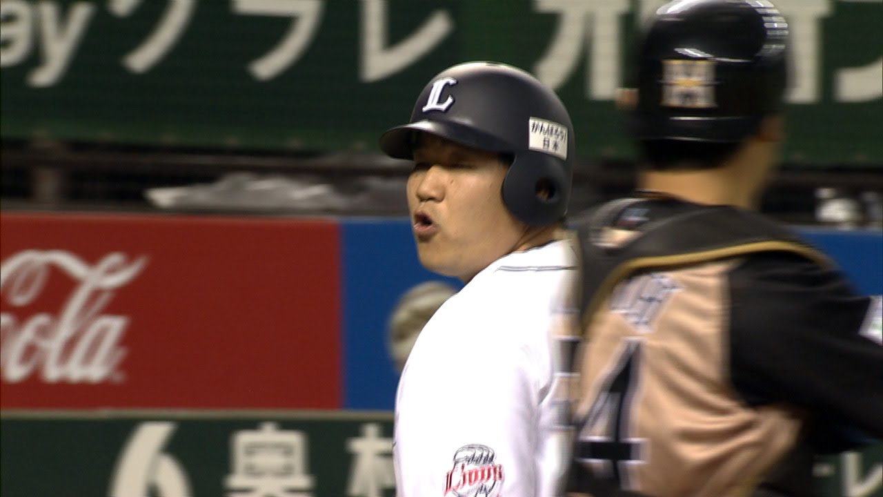 埼玉西武・中村剛也が打席で不満爆発。 珍しく球審に… - YouTube