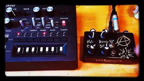 Lo-Fi Analog Drum Synthesizer getting triggered by Korg Monotribe