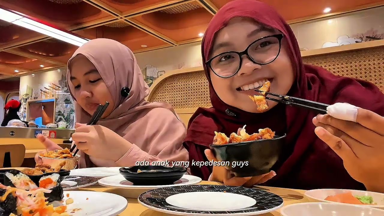 Makan siang di tom sushi -1 sebelum puasaaa 🐱