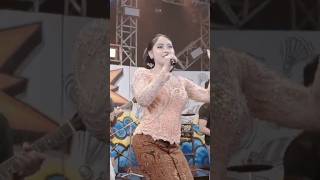 Download Lagu Silvy Kumalasari - Nyawer Biduan | duwit entek gawe nyawer biduan nganti lali sesok wayah angsuran MP3 Download Lagu Silvy Kumalasari - Nyawer Biduan | duwit entek gawe nyawer biduan nganti lali sesok wayah angsuran MP3