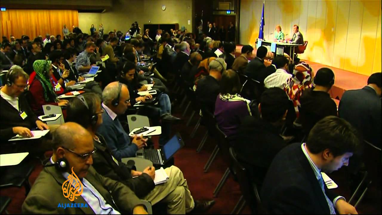 إيران تلمح إلى تقديم المزيد من التنازلات النووية