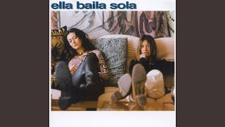 Video thumbnail of "Ella baila sola - Besos de hielo"