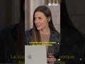 Leo reparte en silla de ruedas: la historia que emociona en el Día del Trabajador