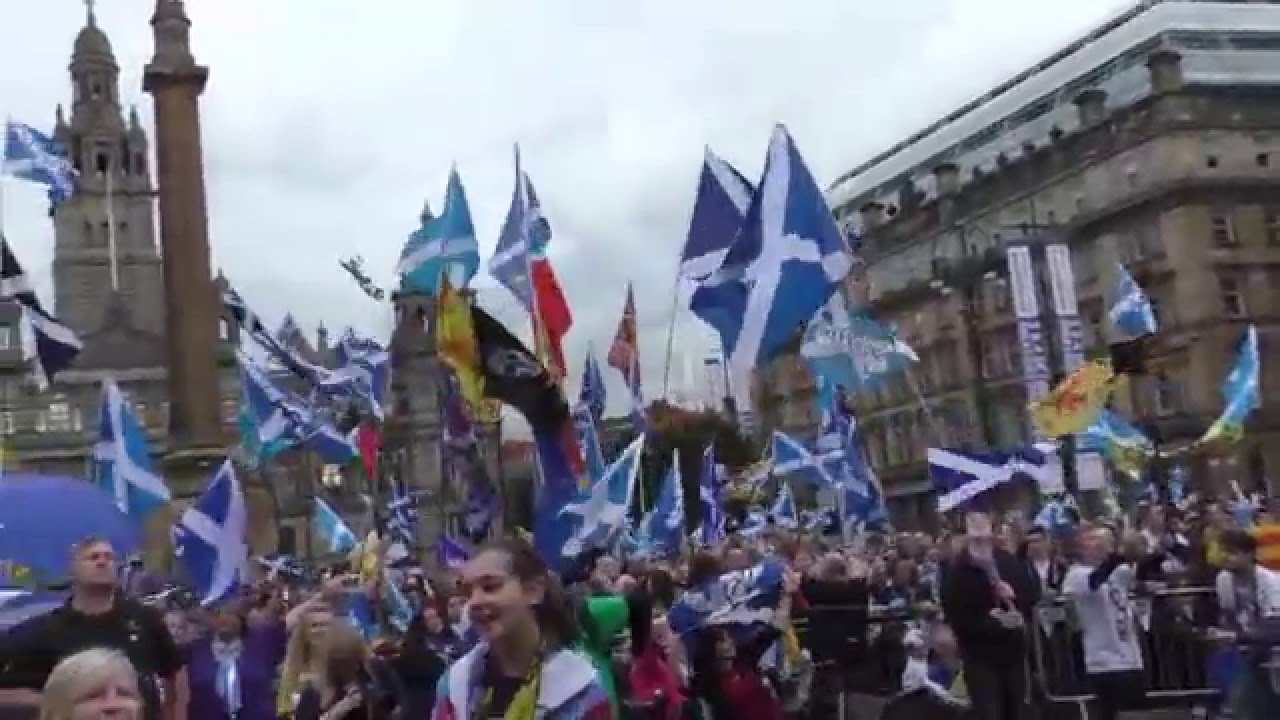 Twa Tenors play Hope Over Fear