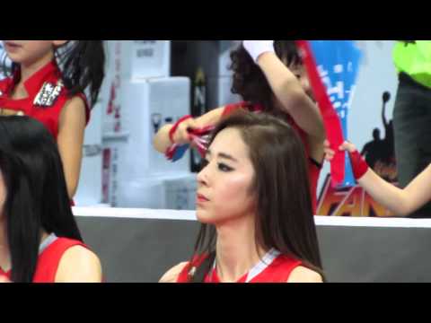 North Korea World Cup: Young and Beautiful Cheerleader