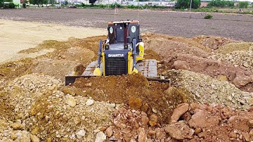 How to Operate a SHANTUI DH17-C3 Bulldozer for Dirt Leveling | Pro Techniques