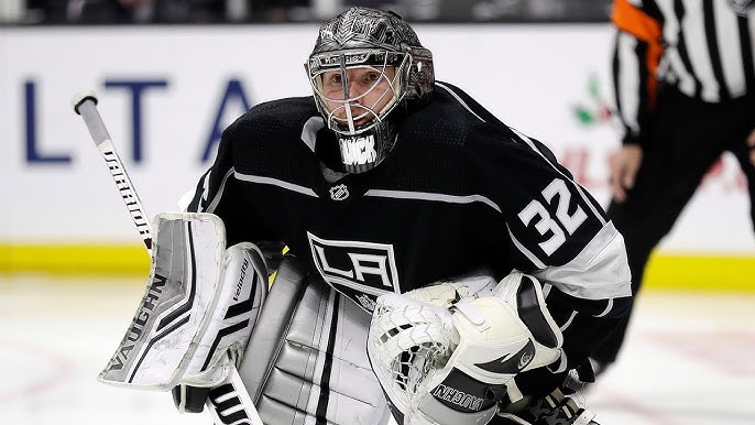 June 9, 2014 - Manhattan, New York, U.S - June 09 2014: Los Angeles Kings  goalie Jonathan Quick (32) comes out of the tunnel during game three of the  Stanley Cup Finals