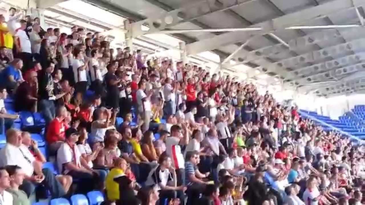 Indsigt Eastern gys MK Dons Fans Singing Away At The Madejski | MK Dons Vs Reading - YouTube