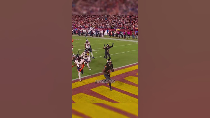 Commanders Beat The Bears On MIRACLE HAIL MARY 🤯🤯 #shorts
