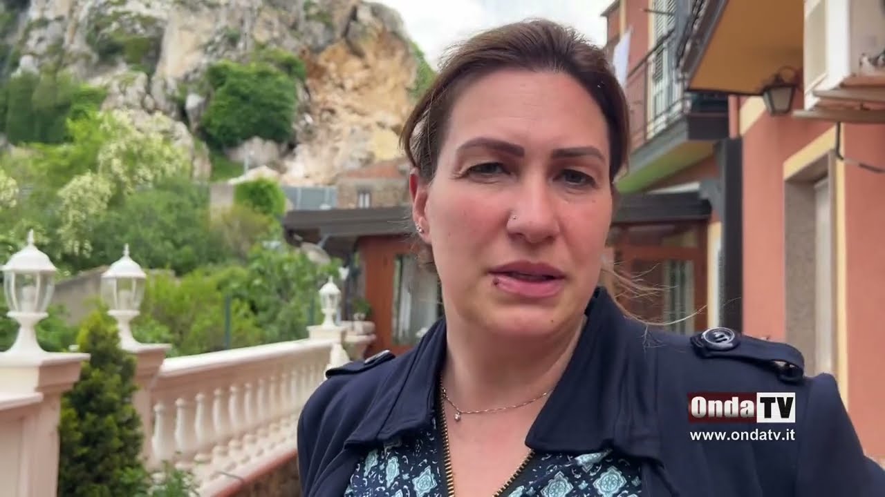 Grossi massi finiscono sulla strada, tragedia sfiorata a San Fratello