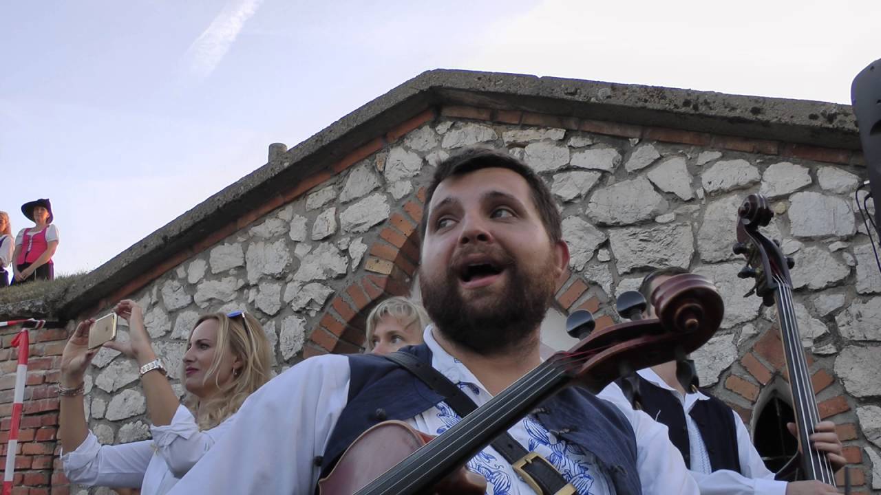 Cimbálová muzika Lália z Velkých Bílovic a Mužáci z Vrbice.  Na Vrbici 10. 9. 2016