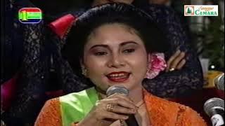 SINDEN IDOLA 90s. Sunyahni#3. 'Caping Gunung'. Funny, Funny. The audience cheers. Goro2 1995.