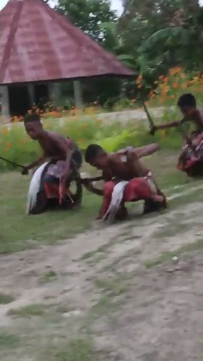 Tari Gong tradisional Desa Snok Kecamatan Amanatun Utara Kabupaten Timor Tengah Selatan Provinsi NTT