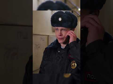 Молодой участковый голыми руками арестовал двух насильников девушки 🙀 #невский #сериал #фильмы