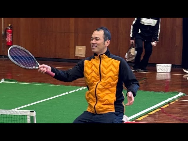 Easy for anyone! The secrets of sitting volleys taught by a former