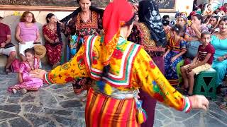danse kabyle au village Sahel bouzeguéne à tizi-ouzou .