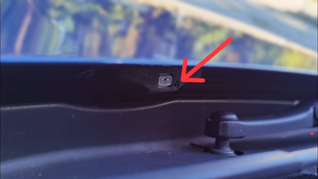 МАЛО КТО ЗНАЕТ, ЗАЧЕМ НУЖНО ЭТО ОТВЕРСТИЕ СПРАВА ОТ ФОРСУНКИ ОМЫВАТЕЛЯ ...