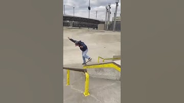 Crazy Wallie bs noseblunt slide #skateboarding #shorts