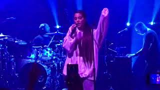 Download Lagu Ariana Grande - No Tears Left to Cry ( Live at the Sweetener Sessions 2018) MP3 Download Lagu Ariana Grande - No Tears Left to Cry ( Live at the Sweetener Sessions 2018) MP3