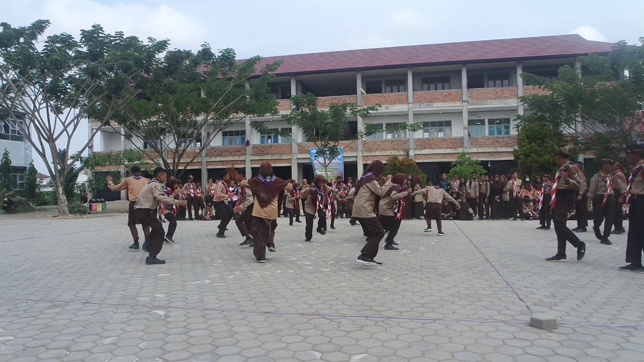 Battle yel yel SMP IT Ashohwah  VS SMP 1 BIATAN
