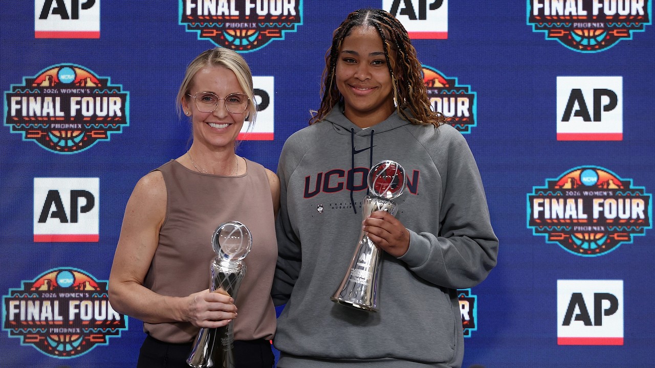 Sheah Rarback Sarah Strong and Shea Ralph take home AP and WBCA honors - YouTube