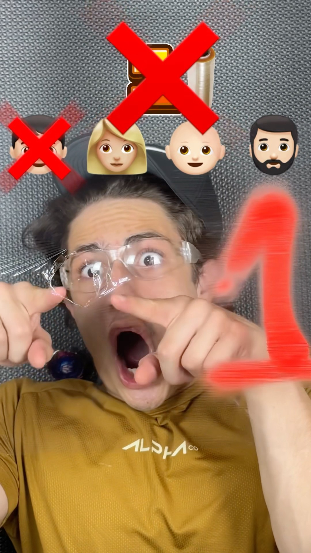 Quantas camadas de plástico o tornado vai rasgar?!? #shorts #challenge