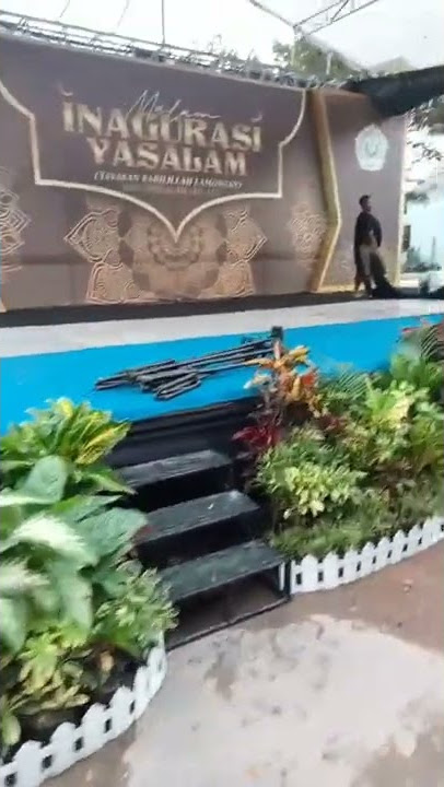 penataan yang simpel tapi rapi...#dekorasi taman#depan panggung #