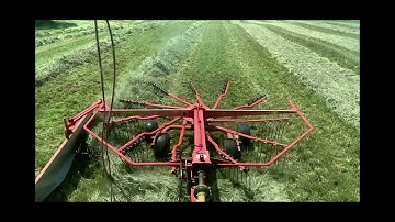 Kuhn rotary rake in slow mo