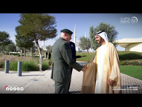 خليفة بن طحنون يستقبل رئيس أركان الحرس الوطني القبرصي في واحة الكرامة