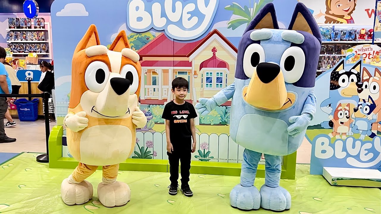 Meet and Greet Bluey and Bingo - YouTube